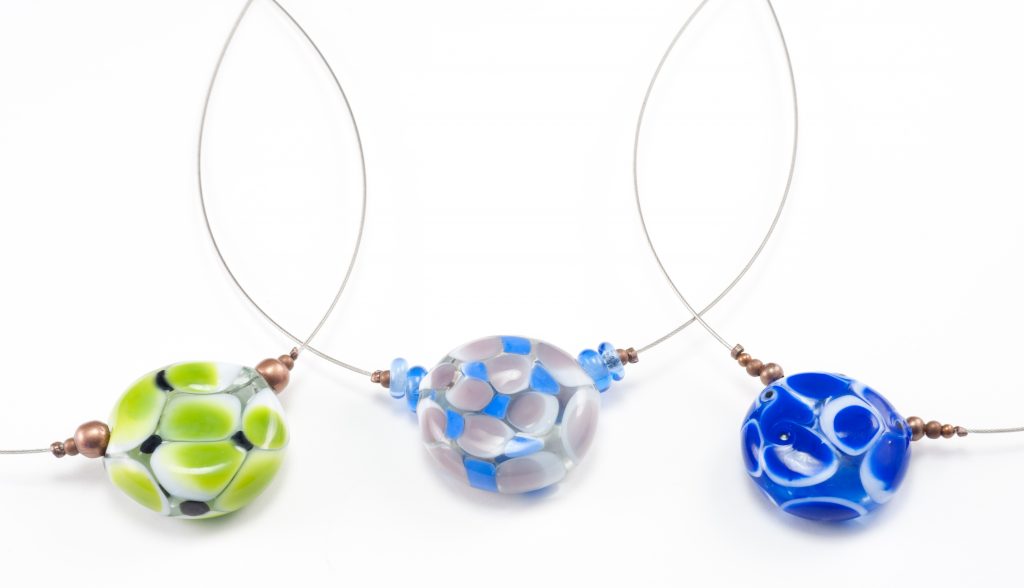 Bijoux en verre soufflé paris collier avec des perles de verre soufflées au chalumeau artisanat sur-mesure