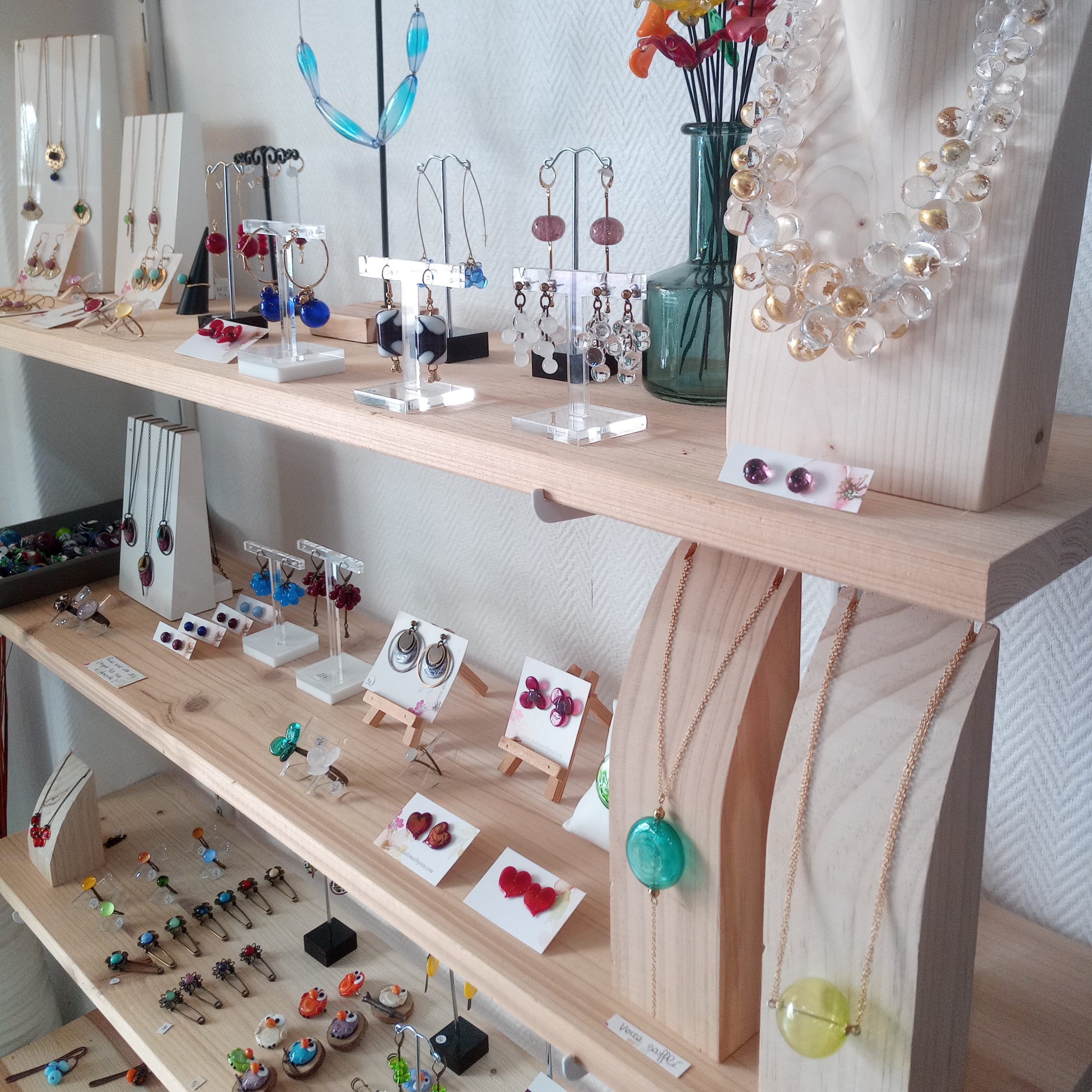 Diatomée fabrique des bijoux artisanaux en verre de Murano à Paris 14