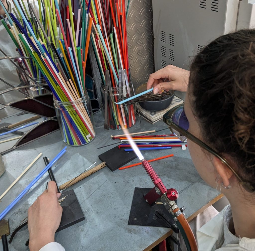 Boutique createurs paris 14 où l'on peut prendre des cours de verre au chalumeau