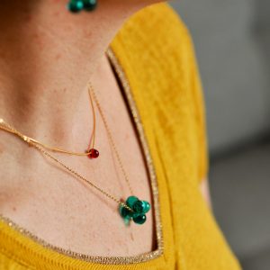 Parure de bijoux en verre de Murano faites à la main par la créatrice Diatomée dans son atelier boutique à Paris 14