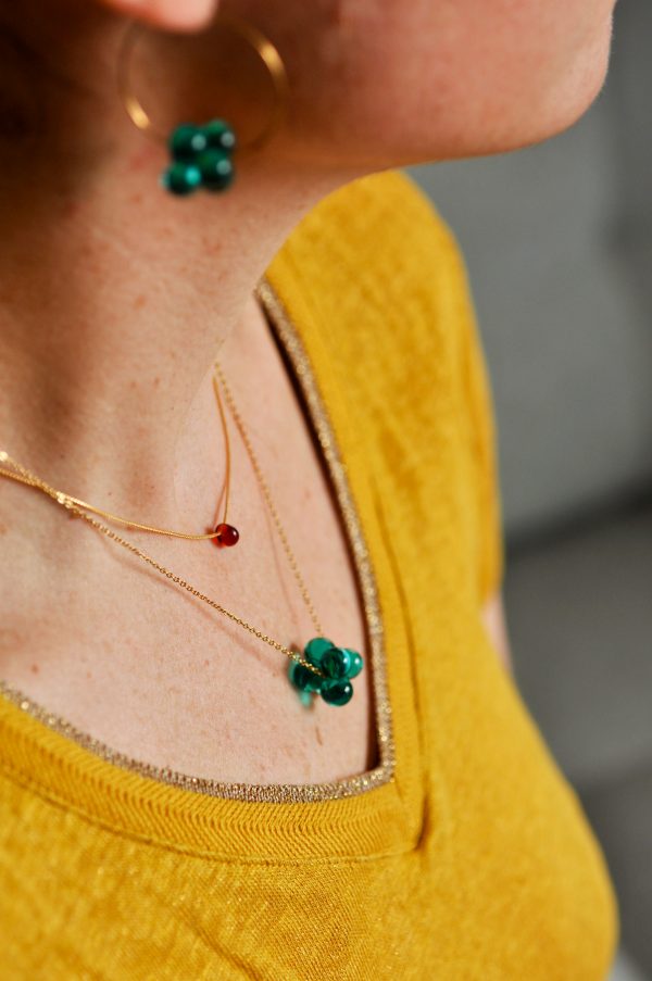Parure de bijoux en verre de Murano faites à la main par la créatrice Diatomée dans son atelier boutique à Paris 14